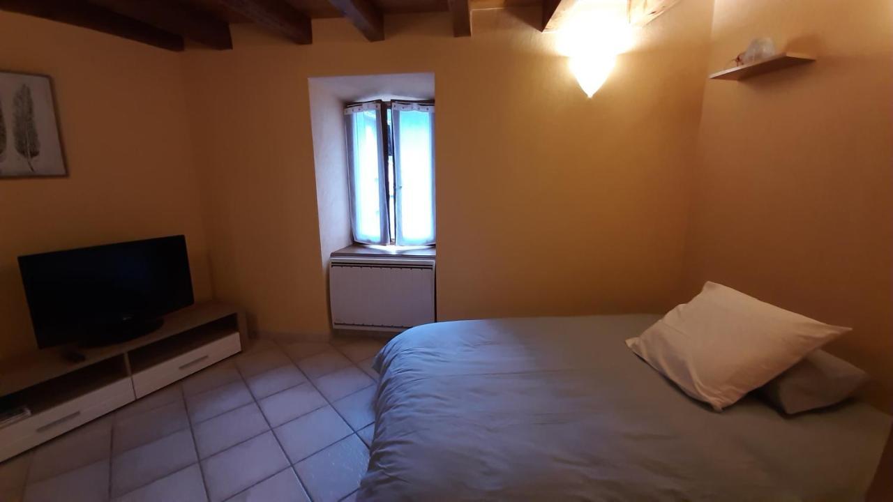 Petite Maison De Village Situee Entre Lacs, Cascades Et Montagnes Virieu-le-Grand Zewnętrze zdjęcie
